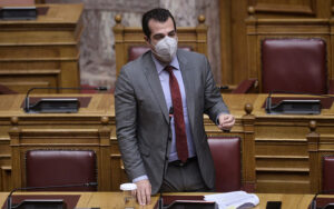 Θάνος Πλεύρης και οι Νέες Πολιτικές Υγειονομικής Διαχείρισης