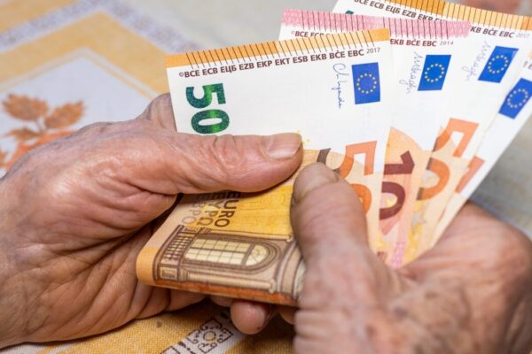 Συντάξεις Οκτωβρίου 2025: Ό,τι Πρέπει να Ξέρετε