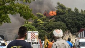 Κατερίνα Ζαχαράκη: Μια Νέα Φωνή στη Δημοσιογραφία