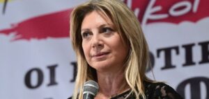 Μαρία Καρυστιανού: Ένας Δυναμικός Ρόλος στη Σύγχρονη Λογοτεχνία