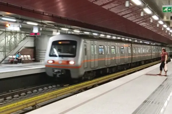 Αθήνα: Η εισαγωγή του 24ωρου μετρό