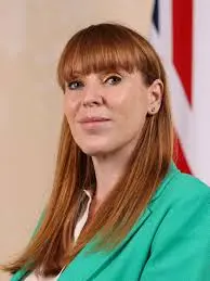 Η Άντζελα Ρέινερ και η Ηγεσία στη Βρετανική Πολιτική