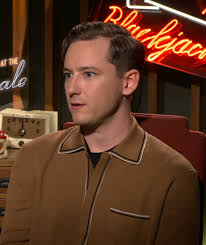Η Καριέρα του Lewis Pullman και η Πρόσφατη Επιτυχία του