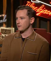 Η Καριέρα του Lewis Pullman και η Πρόσφατη Επιτυχία του
