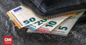 Επίδομα 250 Ευρώ: Ποιοι Είναι οι Δικαιούχοι;
