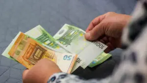 Επίδομα 250 ευρώ για Συνταξιούχους: Όλα όσα χρειάζετε να ξέρετε