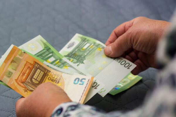 Επίδομα 250 ευρώ για Συνταξιούχους: Όλα όσα χρειάζετε να ξέρετε