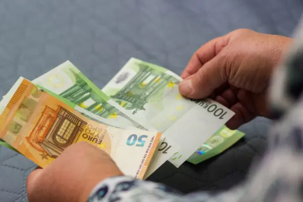 Επίδομα 250 ευρώ για Συνταξιούχους: Όλα όσα χρειάζετε να ξέρετε