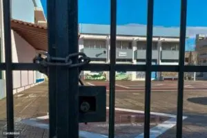 Κλειστά Σχολεία: Προβλήματα και Συνέπειες για την Εκπαίδευση
