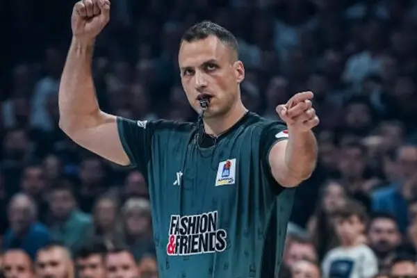 Uros Nikolic: Ο Αξιοσημείωτος Διαιτητής του Παγκοσμίου Ποδοσφαίρου