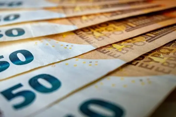 Όλα όσα πρέπει να ξέρετε για το επιδόμα 250 ευρώ
