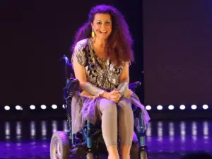 Κατερίνα Βρανά: Ένα Ταλέντο που Κατακτά την Κωμωδία