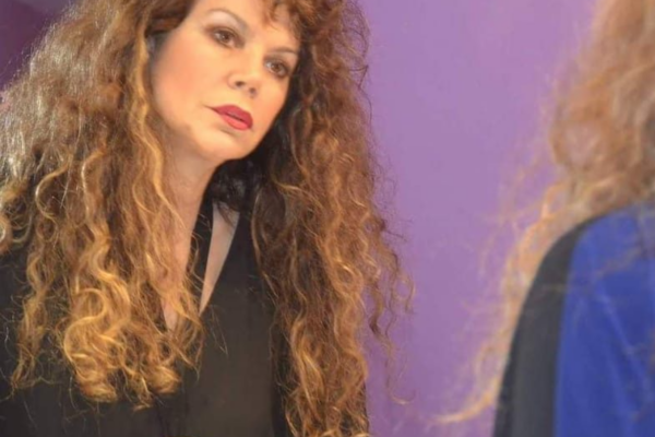 Η Ελένη Δημου: Ένα Ανερχόμενο Αστέρι στην Ελληνική Μουσική
