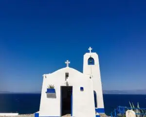 Ραφήνα: Μια Ζωντανή Κοινότητα με Πλούσια Ιστορία