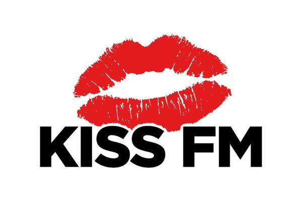 Kiss FM: Η Ραδιοφωνική Κίνηση που Σαρώνει