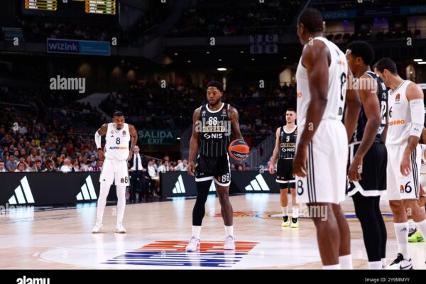 Tyrique Jones: Το Ταλέντο Που Κερδίζει Έδαφος στο Μπάσκετ