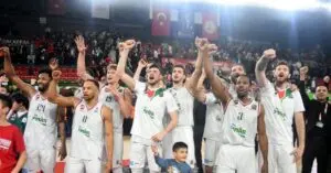 Anadolu Efes vs Karşıyaka: Μια Σημαντική Ανάμετρηση