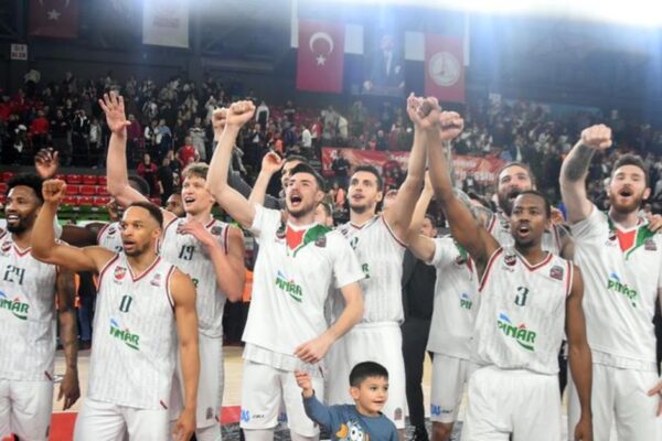 Anadolu Efes vs Karşıyaka: Μια Σημαντική Ανάμετρηση