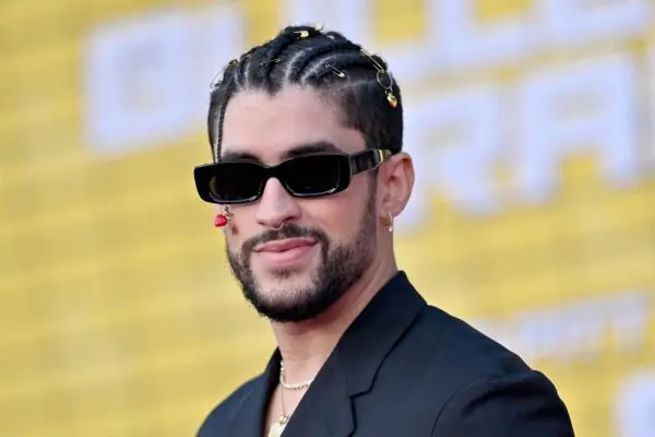 Bad Bunny: Η Εξέλιξη και η Επιτυχία του Καλλιτέχνη