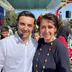 Berat Efe Parlar: Η Υποσχόμενη Καριέρα ενός Νέου Καλλιτέχνη