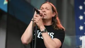 Η Καριέρα του Brad Arnold και η Επιρροή του στη Μουσική