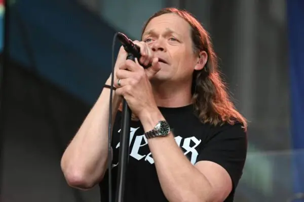 Η Καριέρα του Brad Arnold και η Επιρροή του στη Μουσική