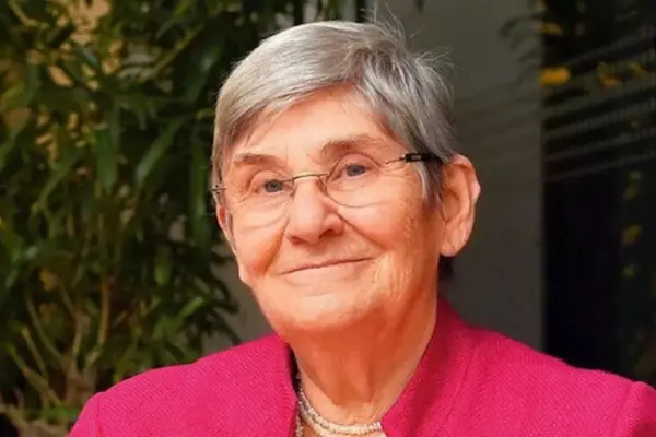 Canan Karatay: Ο Δρόμος για τη Δημόσια Υγεία