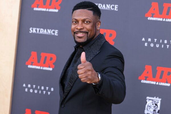 Chris Tucker: Η Εξέλιξή του στη Ραχοκοκαλιά της Κωμωδίας