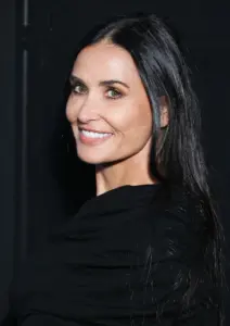 Demi Moore: Μια Συγκλονιστική Καριέρα στο Χόλιγουντ