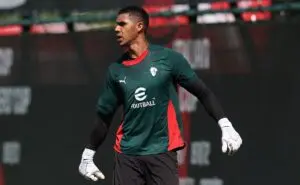 Devis Vasquez: Ένα Αστέρι Ανατέλλει στο Ποδόσφαιρο