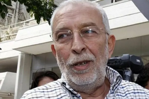 Emin Çölaşan: Η Φωνή της Κριτικής στην Τουρκία