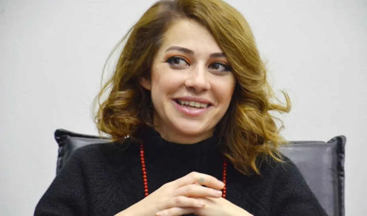 Feyza Altun: Η Αναδυόμενη Καλλιτέχνης του Σήμερα