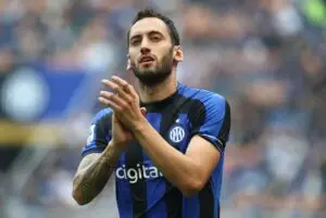 Hakan Çalhanoğlu: Η Ανερχόμενη Ποδοσφαιρική Μυθιστορία