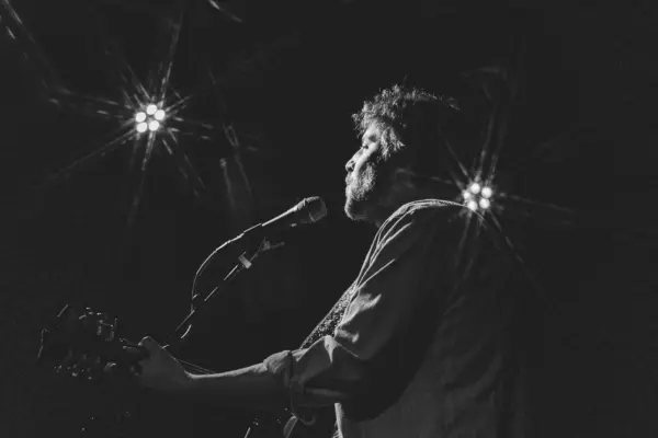 Josh Radnor: Μια Ματιά στη Ζωή και την Καριέρα του