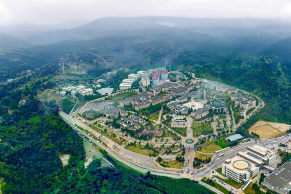 Kocaeli Üniversitesi: Αξιοσημείωτη Πορεία και Επιτεύγματα