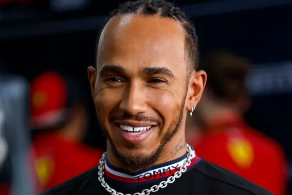 Lewis Hamilton: Ο Άρχοντας της Formula 1
