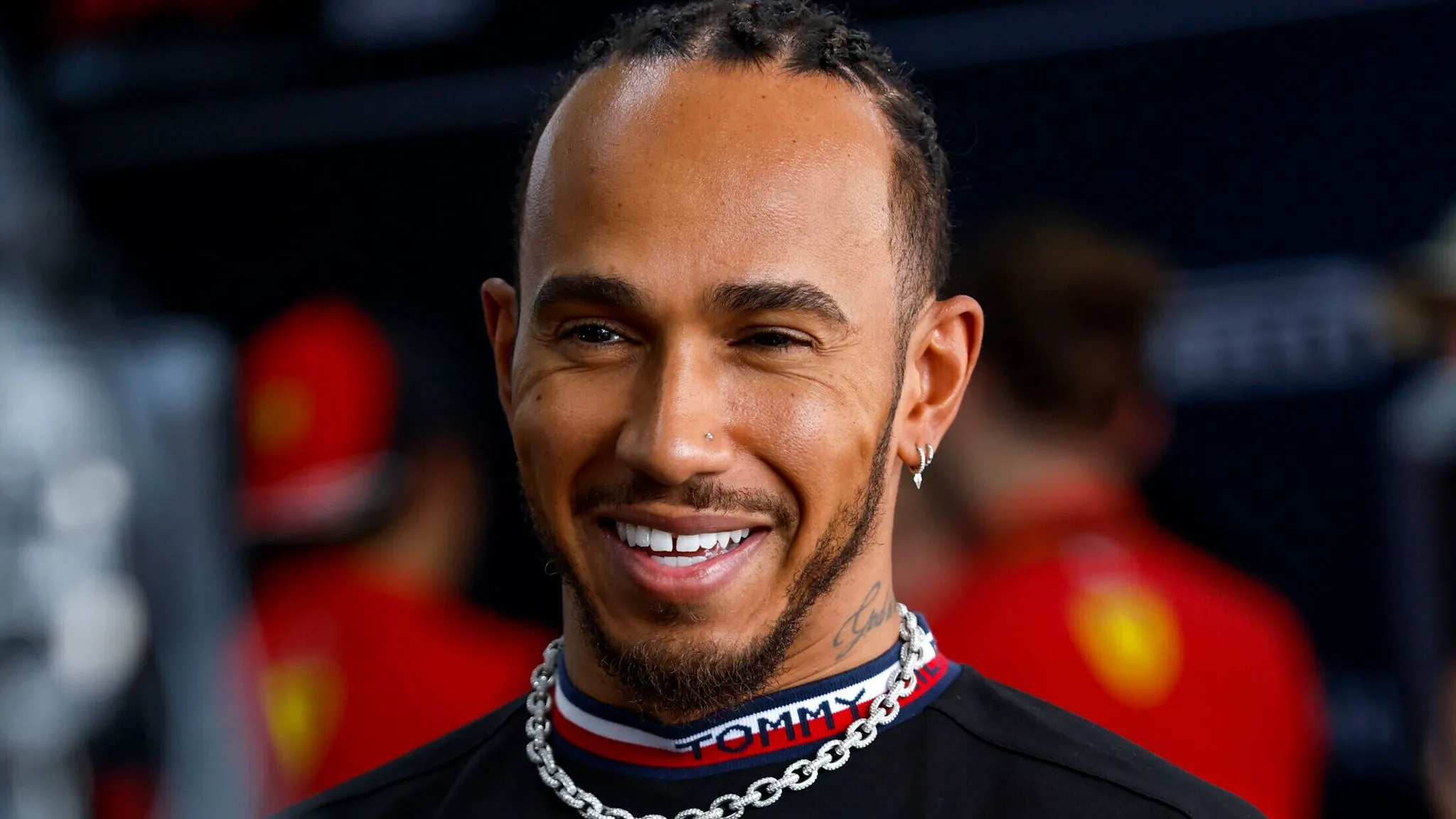 Lewis Hamilton: Ο Άρχοντας της Formula 1