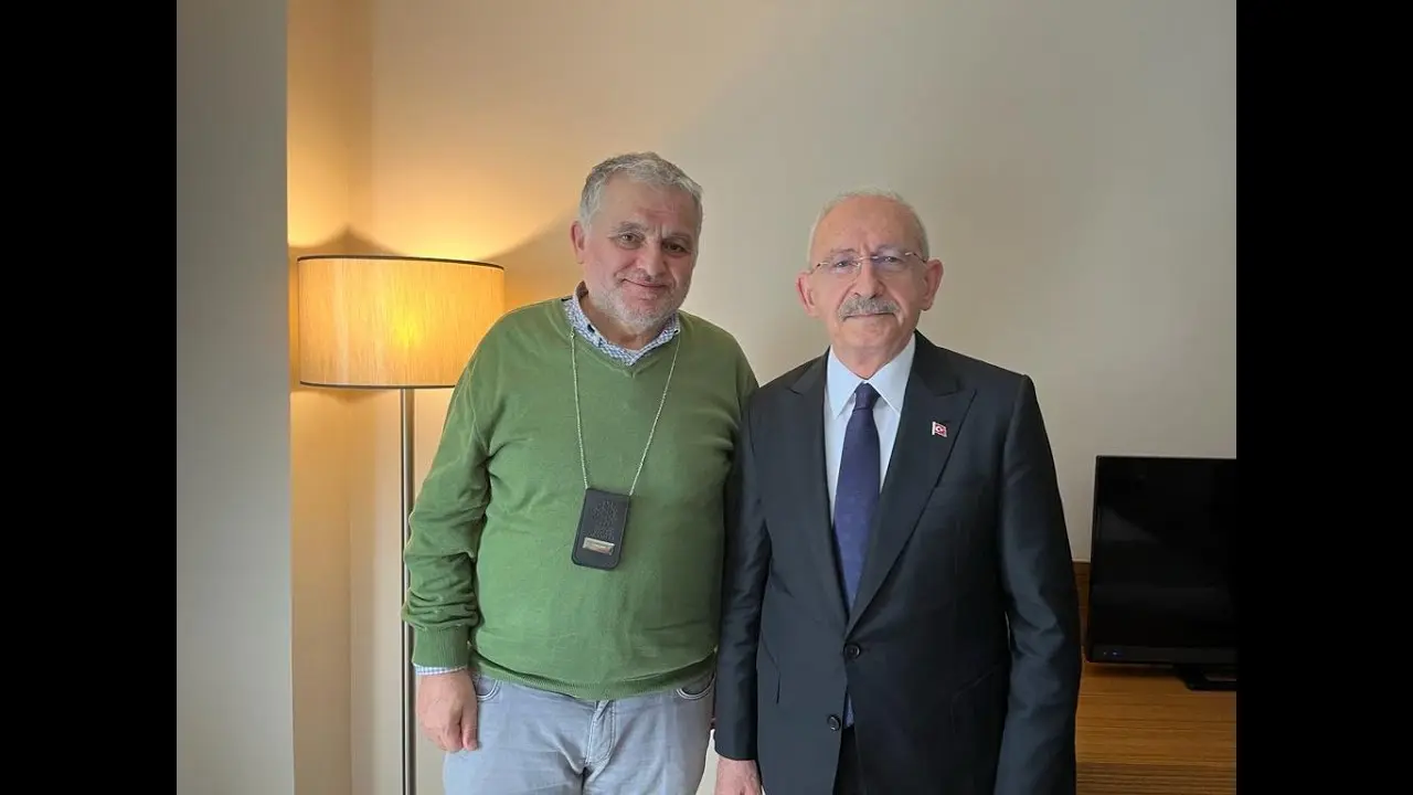 Ρουσέν Τσακίρ: Επίδραση και Προσωπικότητα στη Δημοσιογραφία